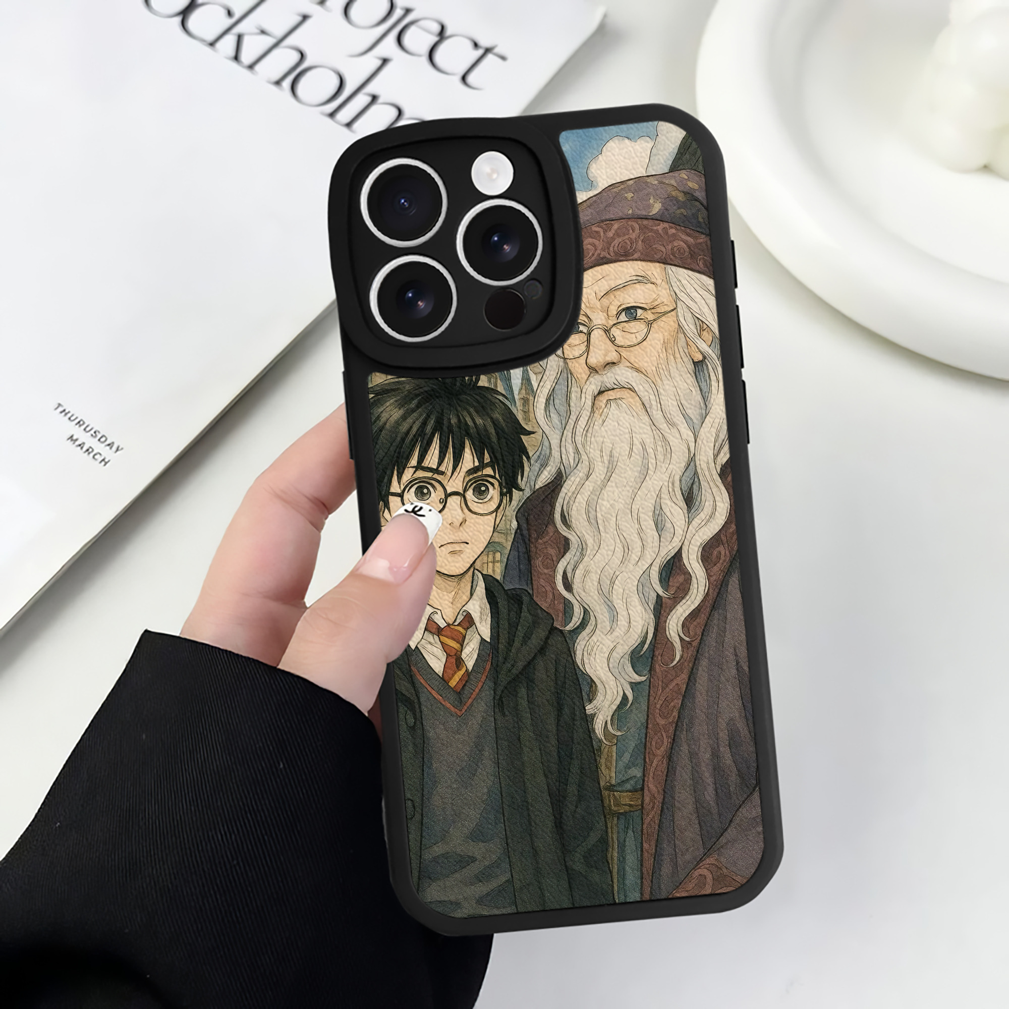 （画像用） Harry Potter ハリー・ポッターシリーズ 【iPhone 16シリーズ対応】シリコンスマホケース（レザー調） 材質：シリコン